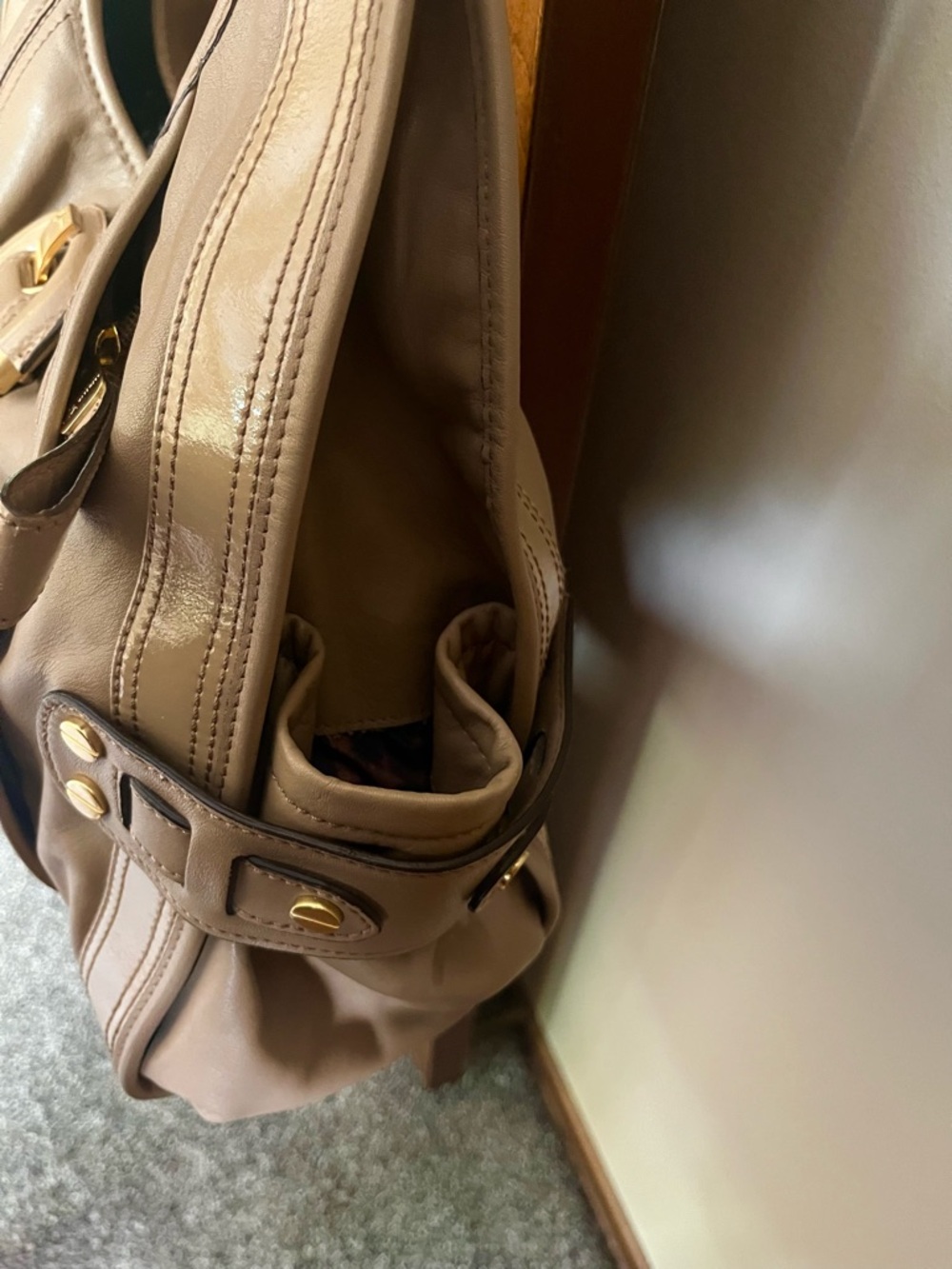 B. MAKOWSKY LiKE NEW Genuine Vachetta Leather Slouchy Shoulder Bag In Tan Color - Picture 8 of 14